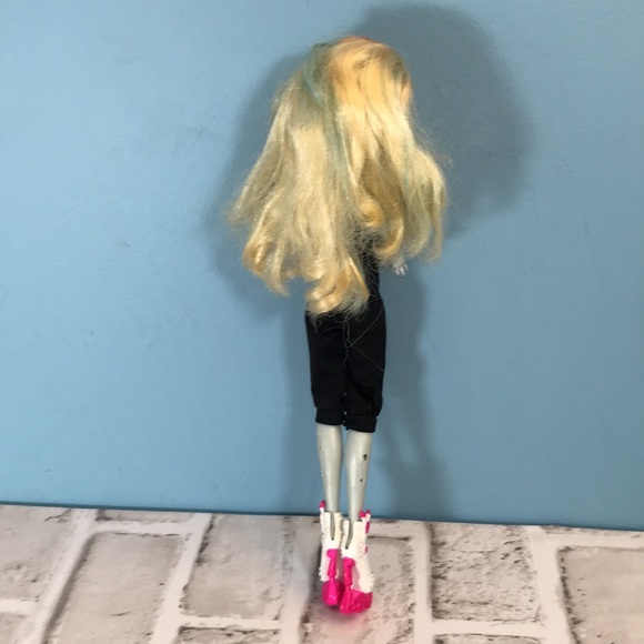 Monster High Lagoona Blue doll - Picture 2 of 9
